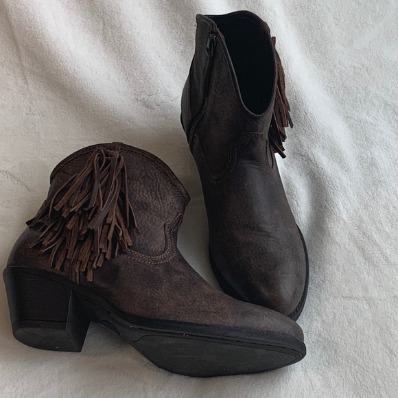 SOLD.  ARIAT Duchess Women's Tack Room Round Toe - Picture 11 of 11